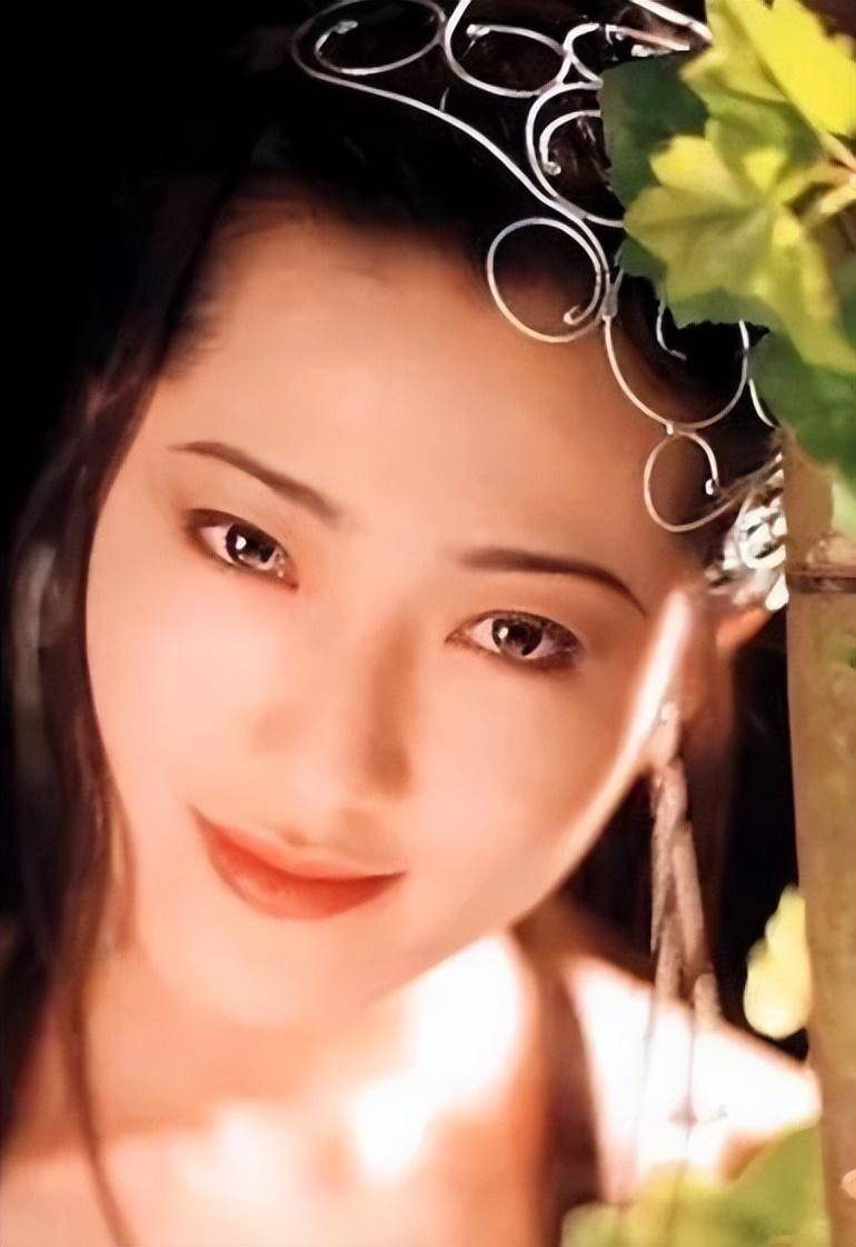 最美"潘金莲"杨思敏:19岁走红,28岁住豪宅,33岁却沦落卖拉面_生活