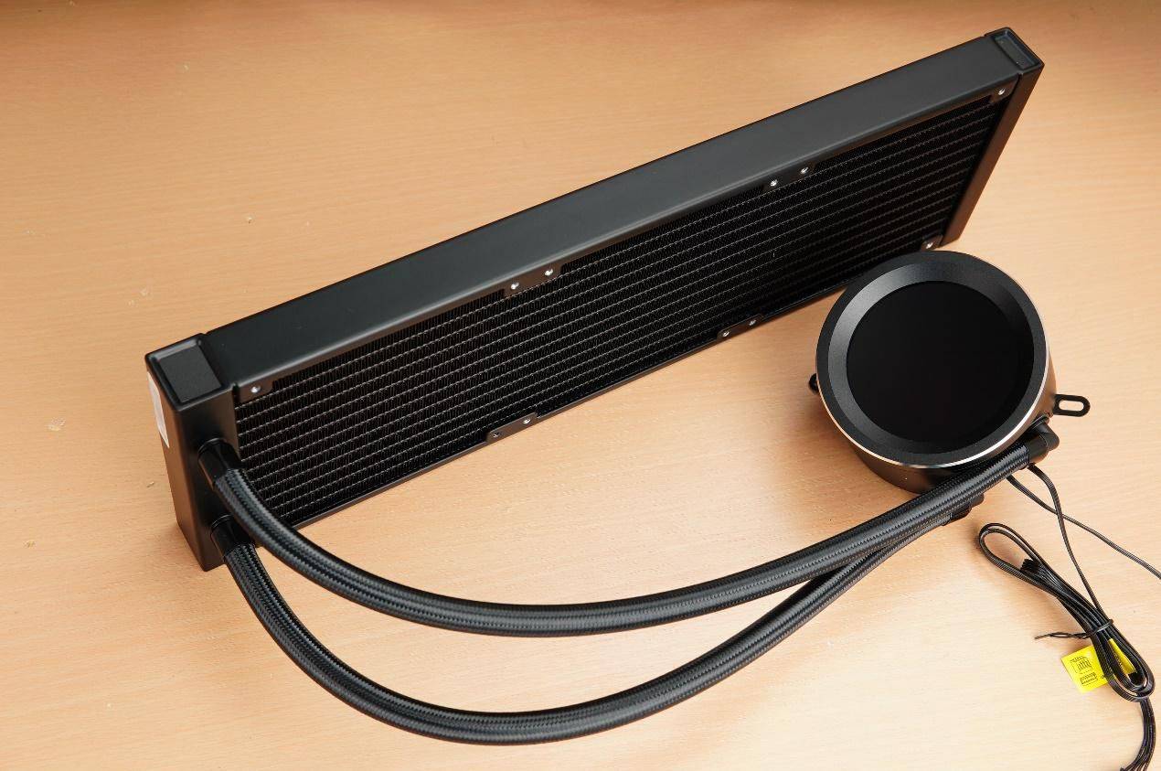 无立柱的更好,gt502无界版 rtx4070ti prmie 850wgold装机秀_电源