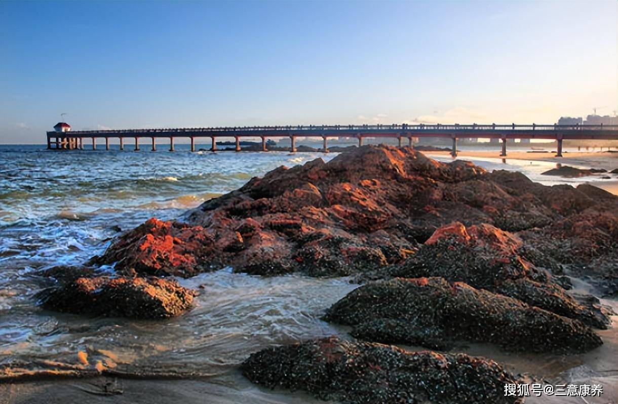 玉带滩距基地约5公里 需购船票上玉带滩琼海13路到博鳌亚洲论坛永久