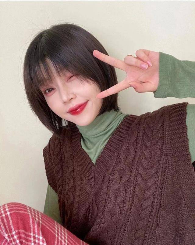 日系秋冬中短发发型,时尚优雅,在寒冷的秋冬依然美丽_日式_个性_层次