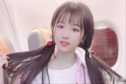 杨清柠,名字虽然不是每个人耳熟能详,但在早年的