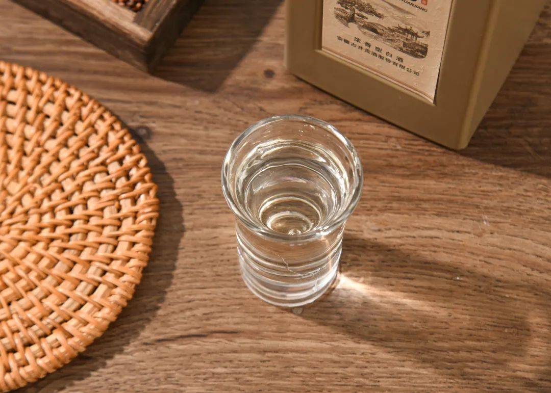 古井贡酒年份原浆1979年窖:喝些什么酒最健康_体质_中国人_西方