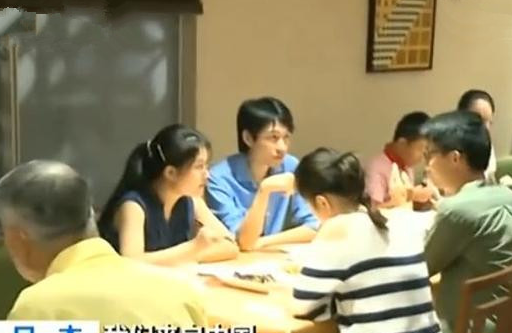 中国火锅火遍日本，央视前去访问，日本网友的评价却让人尴尬！(图2)