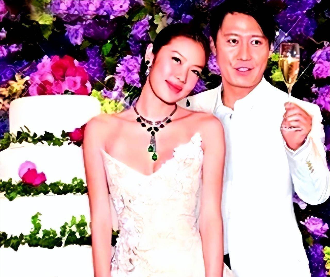 离婚后,黎明全身心投入事业,试图淡化乐基儿的记忆.