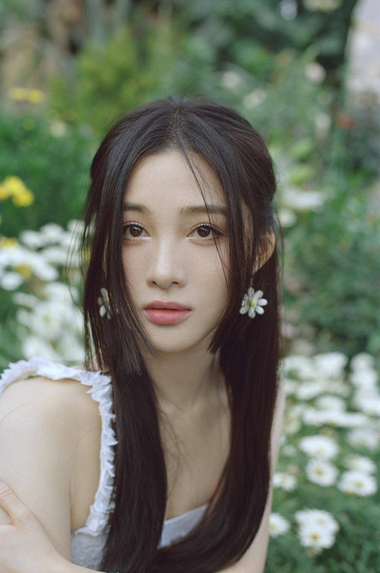 闲暇时则游山玩水读书静修,孙嘉璐的工作与生活看起来都有她自