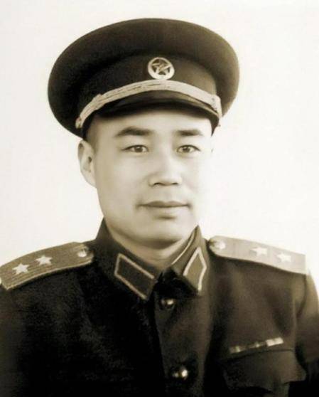 上甘岭战役中,我军一线指挥官有3人,谁的功劳最大?