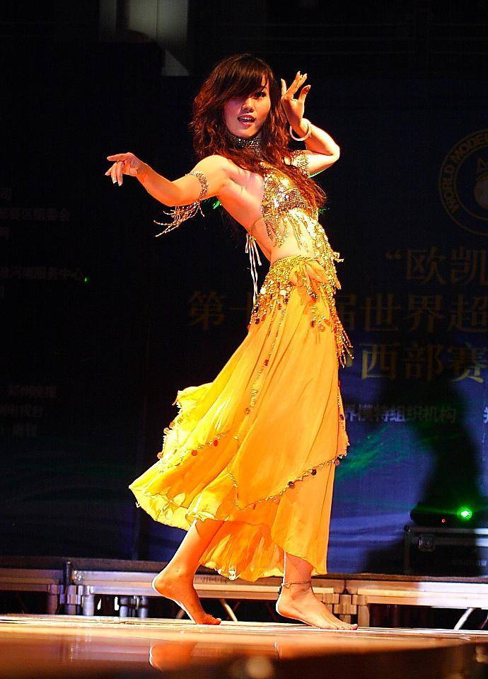 国际著名超模导师魏蓉:精心设计,从精致到灵气绽放_魅力_中国_因为