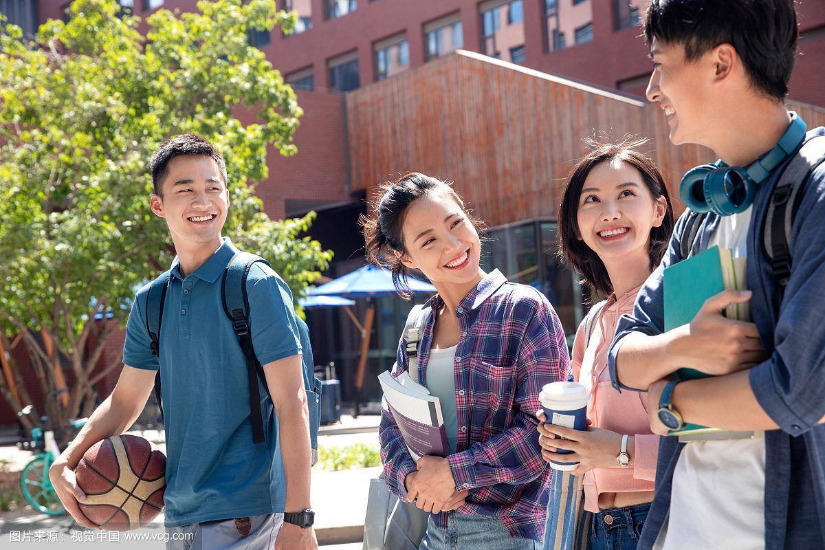 努力建立互相信任的同学关系,这将会使你在大学期间获得更丰富的学习