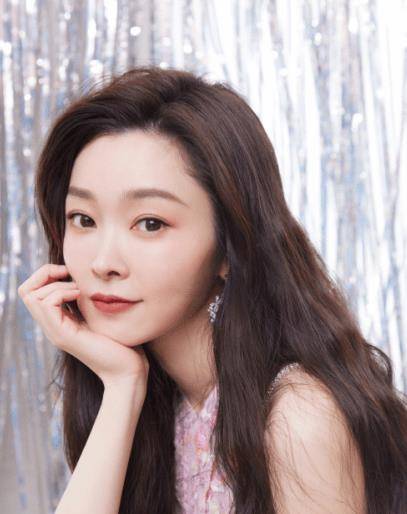 宋轶34岁生日,不被祝福反遭嘲,白敬亭粉丝忙着撇清关系超现实_问题