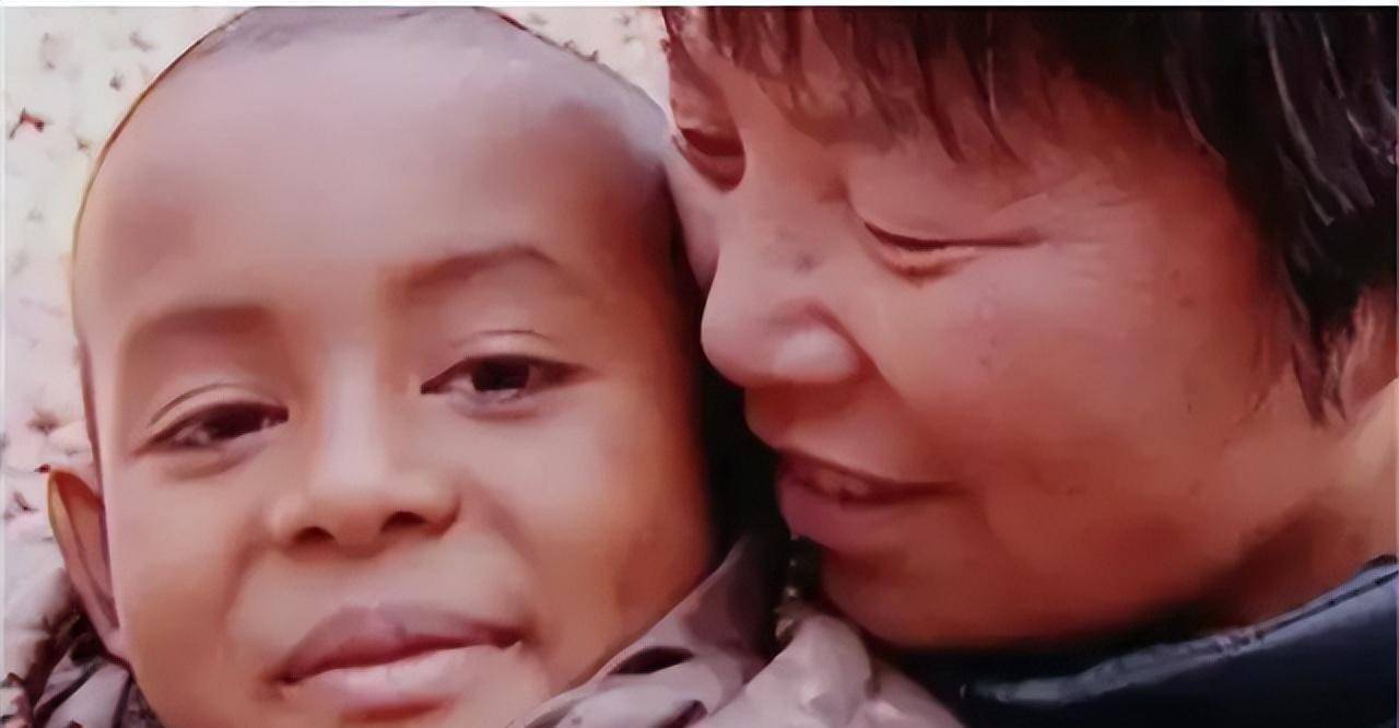 12年前,浙江农村盛奶奶收养的黑人小男孩,如今为啥非要考浙大_巴比