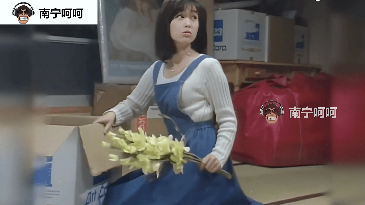 出生于国外福冈,国外女歌手,演员,词作者代表作:同一屋檐下,星之金币