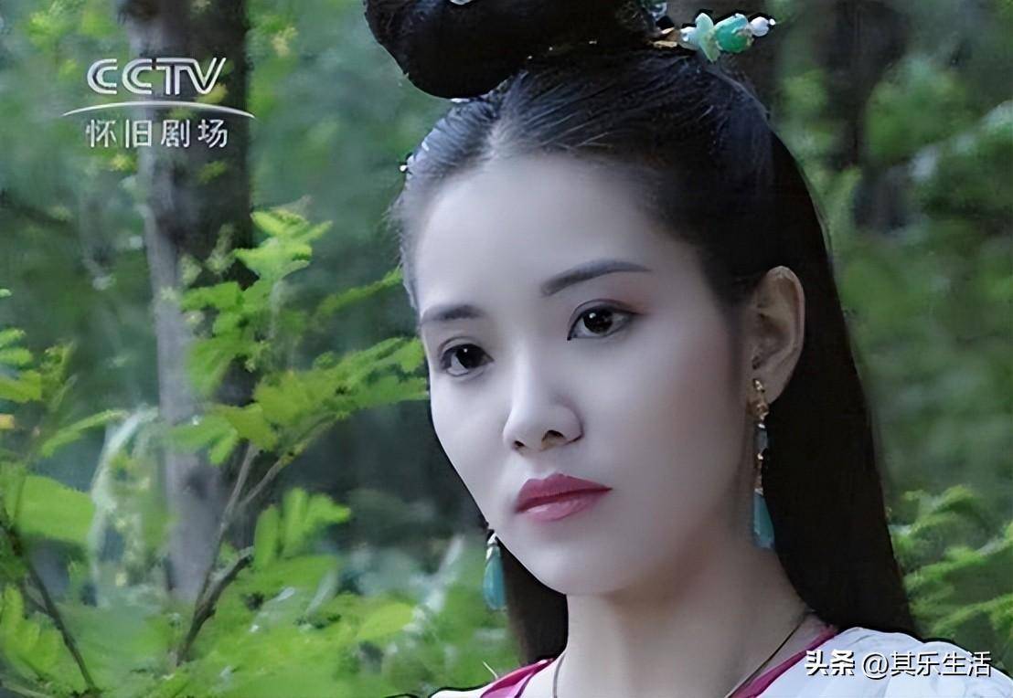 在电影圈没什么机会的刘玉婷,在1990年加入亚洲电视,出演了《仙鹤神针