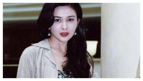 "只嫁豪门"关之琳:暗恋刘德华,加入别人婚姻,逼父亲险些离去_刘銮雄