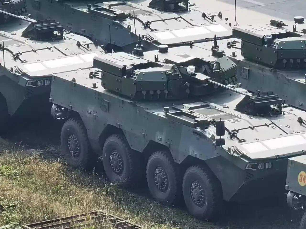 新一代大八轮装甲车曝光!采用无人炮塔等新技术,有肉眼可见的进步!