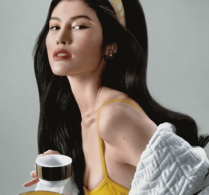 陈伟霆跟好友去健身,一身运动装扮超帅气,绯闻女友何穗未陪同_何穗并