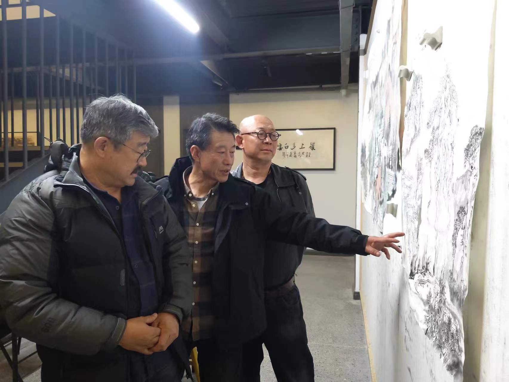 忻州师范学院美术系教师,山西省美术家协会会员,太原画院院聘画家