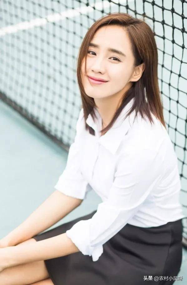 "国民初恋"女神王智,气质优雅,甜美动人!_活动_一角_被称为