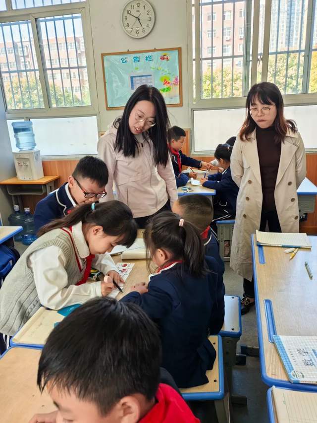 小小游戏 收获快乐 ——沣东新城关庙小学开展数学组学科节系列活动