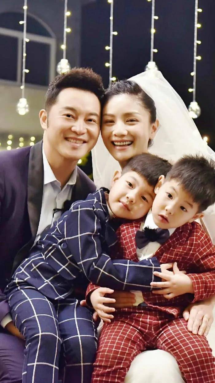 校草沙溢,没钱买房住岳母家,娶老婆没掏彩礼,走红后给岳母买房_胡可