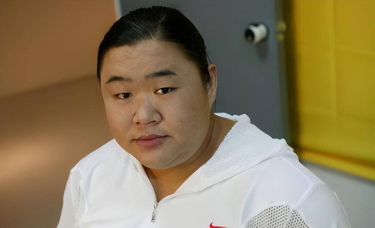唐功红奥运会上舍命一举,为国夺冠后销声匿迹,今44岁已满头白发_举重