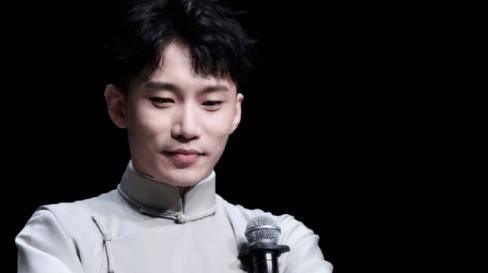 很多路人和粉丝看来,这个好消息却有些苦涩,因为孩子的父亲就是何九华