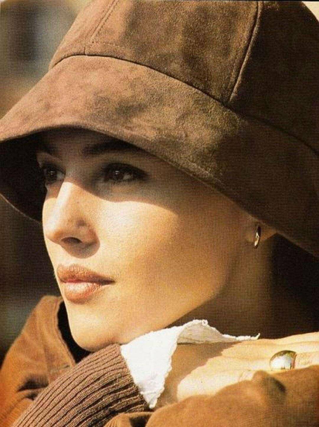 这5位颠倒众生的世纪美人:第一位能用眼神开车,简直绝绝子_安吉_利亚