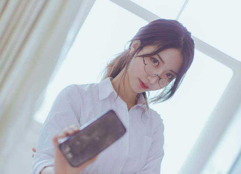 微信撩妹情话简单直白，一问一答的对话，让女生感动到哭