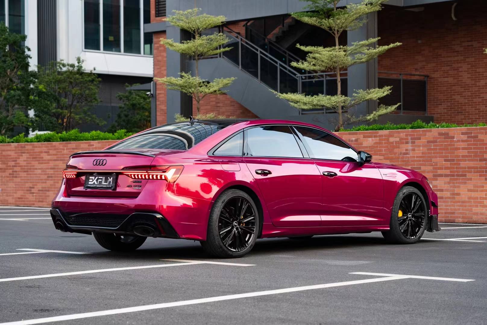 奥迪a6-ek改色膜琉璃塔塔红,又甜又辣的颜色_草莓_瞬间_酷酷