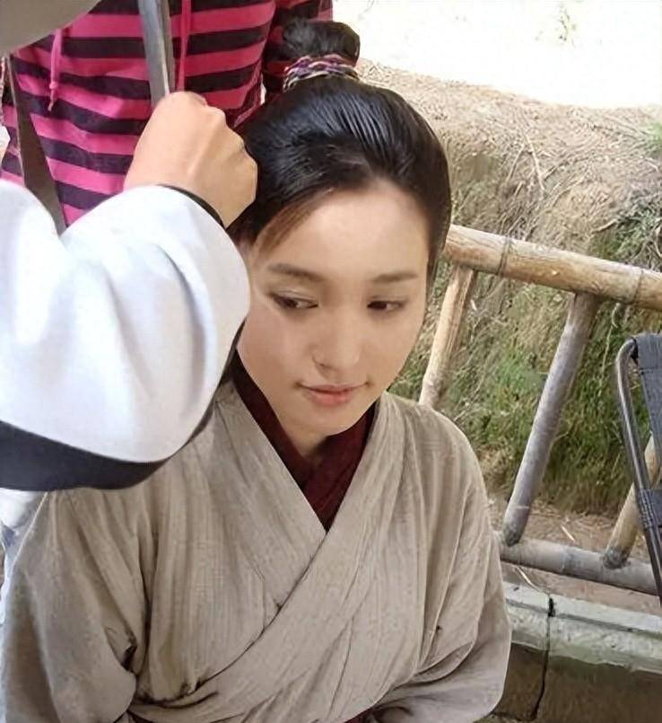 邓婕妤在《还珠格格》中饰演的四爷以及林心如在《神