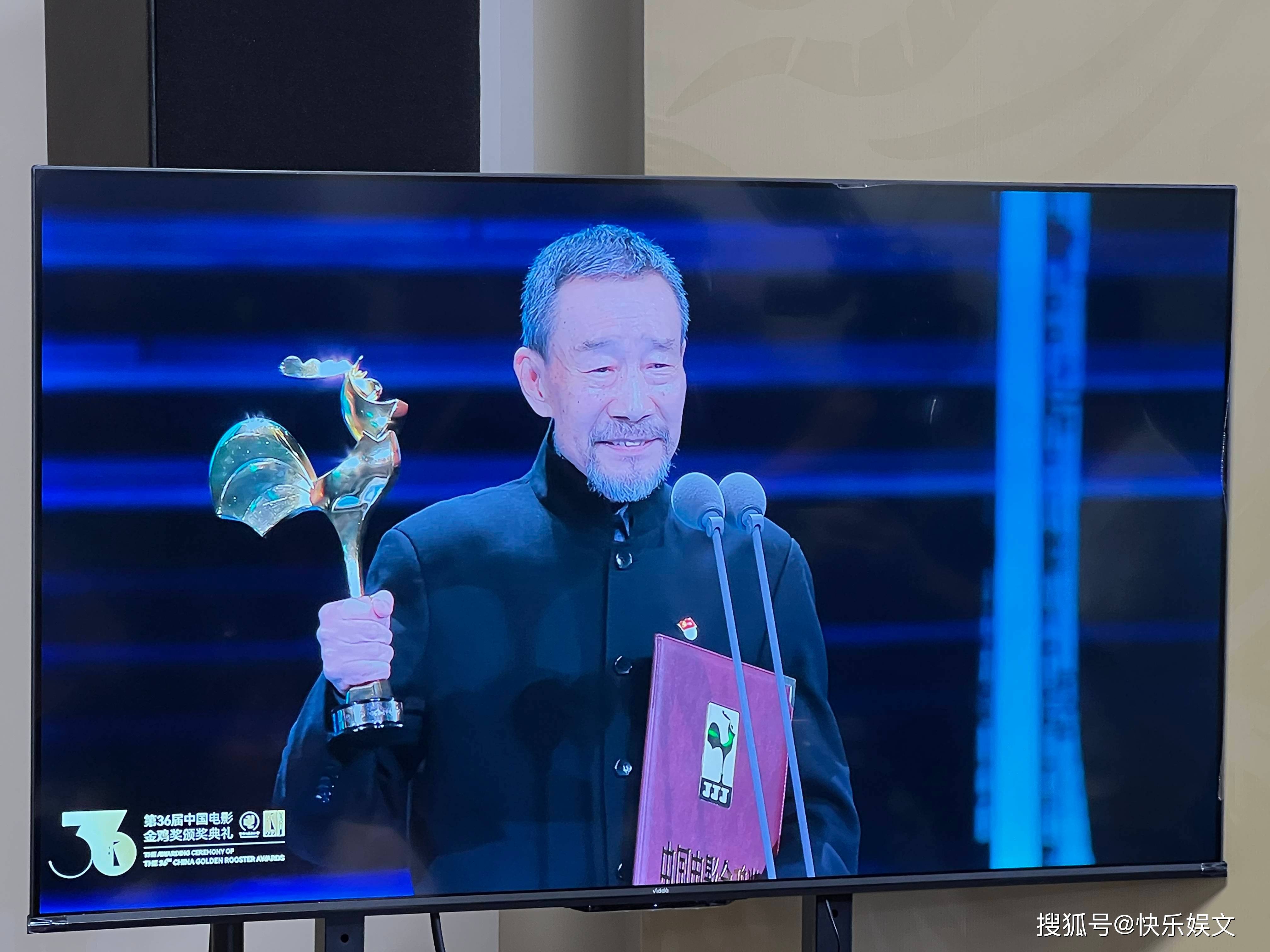 69岁李雪健获金鸡奖最佳男配!感言谦虚获赞誉,王一博遗憾成陪跑