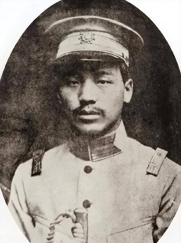 蔡济民吴醒汉几路起义官兵冲到楚望台,跟守卫军火库的官兵说:别再做