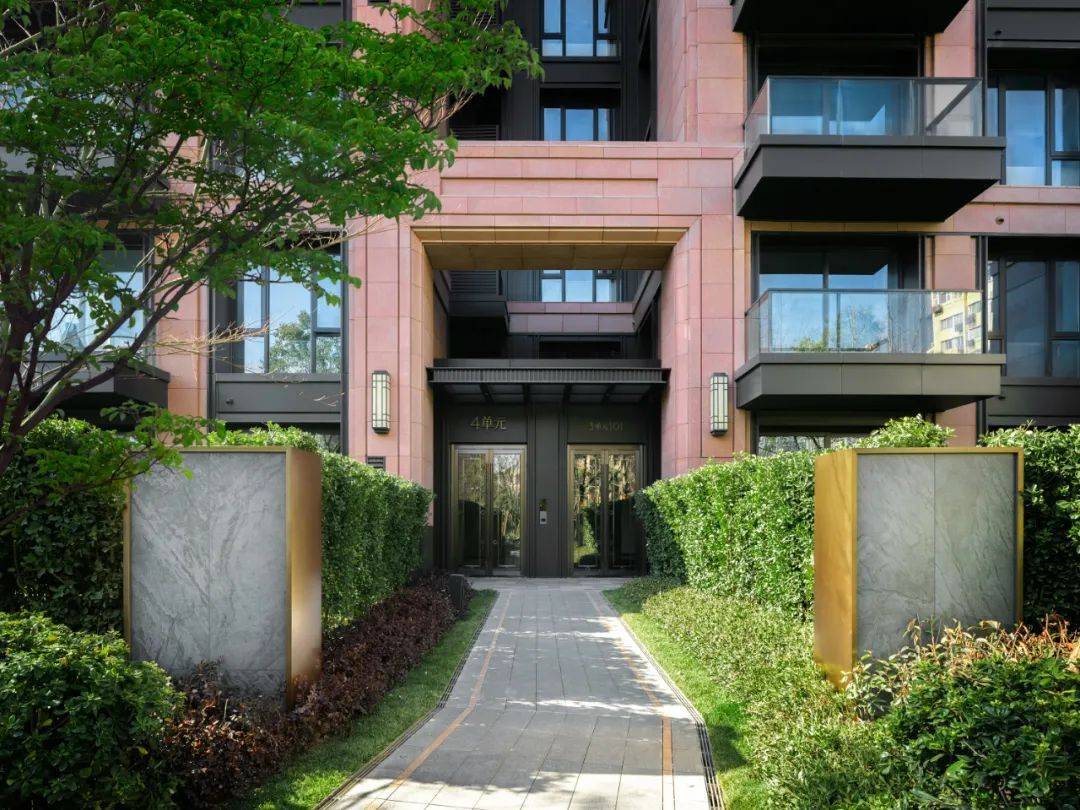 华发外滩荟(武汉华发外滩荟)-售楼处电话_售楼中心_楼盘详情-24小时