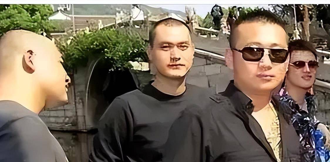 天津黑老大刘凤学:逼良为娼,称霸天津十几年,最终结局自食恶果_小弟