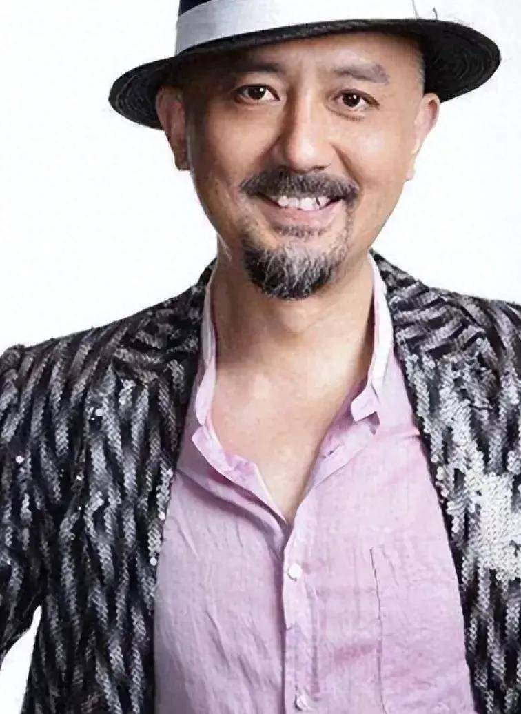 姚橹:娶了大3岁的艾丽娅,婚后生一女,低调幸福多年_父亲_女儿_爸爸