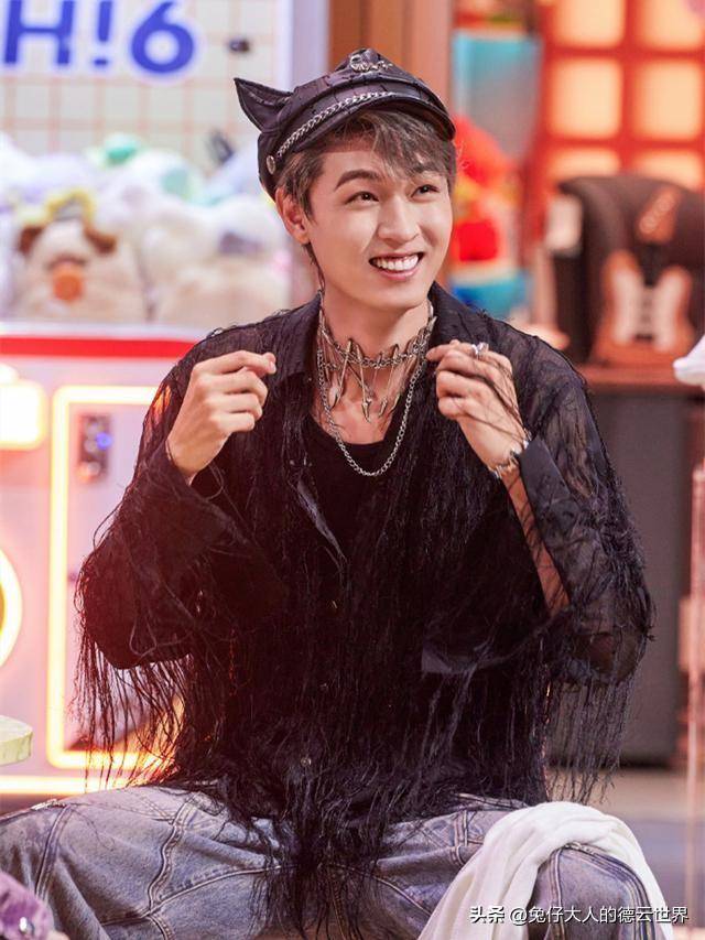 喜欢秦霄贤,支持秦霄贤的粉丝也希望老秦能够回归,与搭档何九华一起