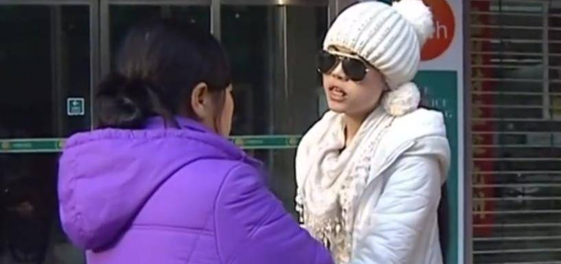 90后女孩嫌弃父母是农民,割腕逼母亲做亲子鉴定,结果却令她沉默_陈