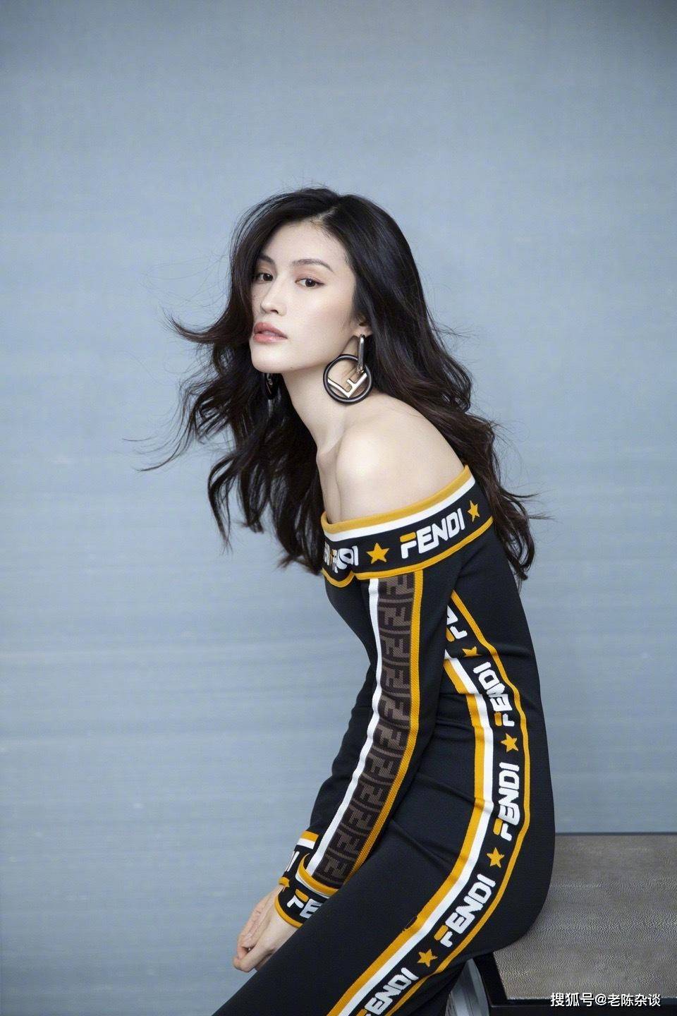 34岁何穗,性感饱满韵味十足啊!_成为了_演技_观众