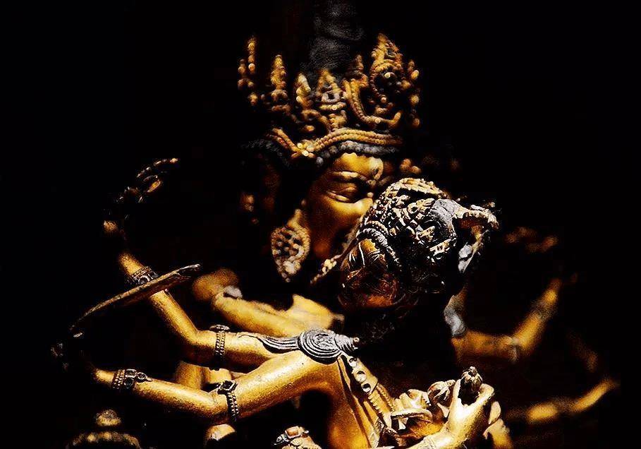 故宫有座佛堂,数百年来从未对外开放,溥仪忍不住说出