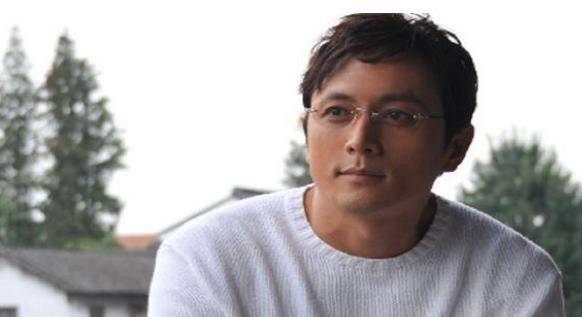 台湾当红小生娶5婚女子,婚后被骗5000万,却为她养6个非亲生孩子_赵擎