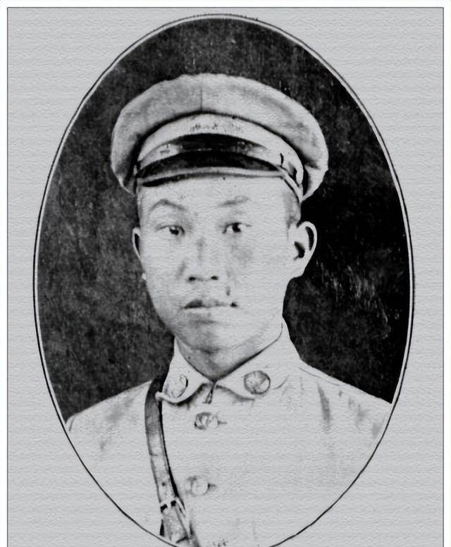 参谋长向鲁清是湖南石门人,黄埔五期毕业,1929年参加了贺老总领导的