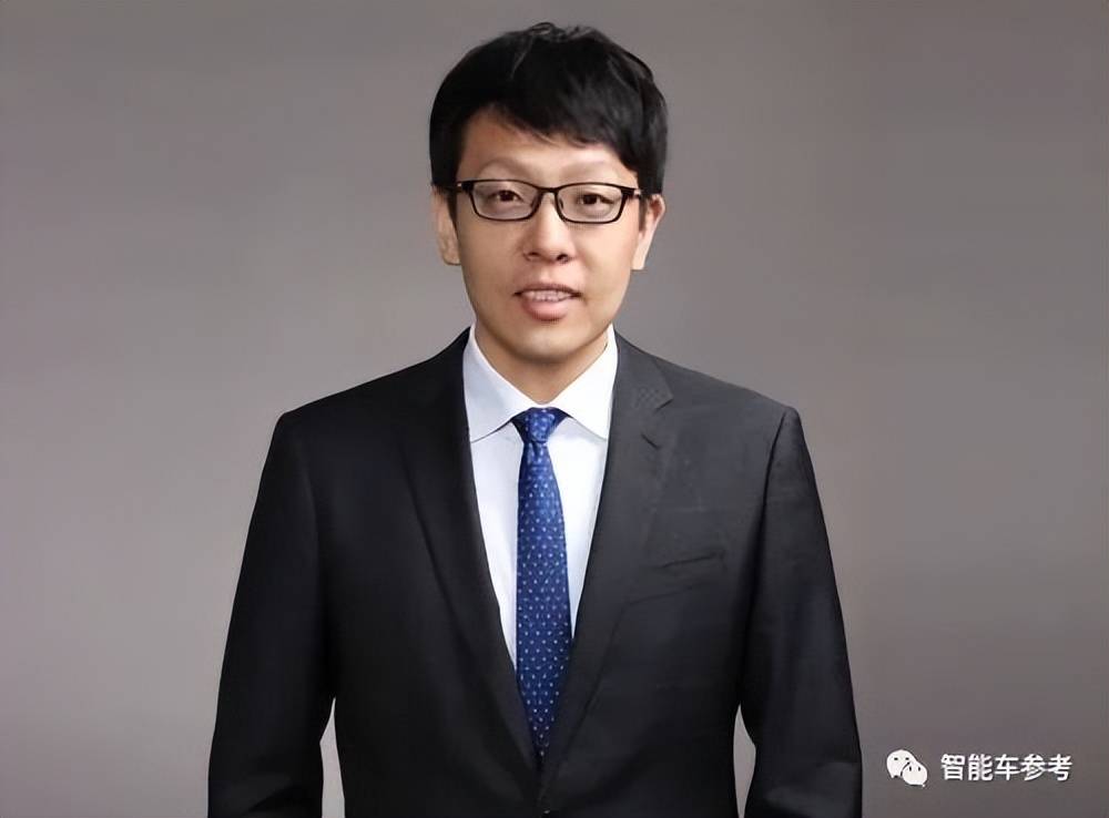 后在美国肯塔基大学获得电气与计算机工程系硕士学位,以及普渡大学