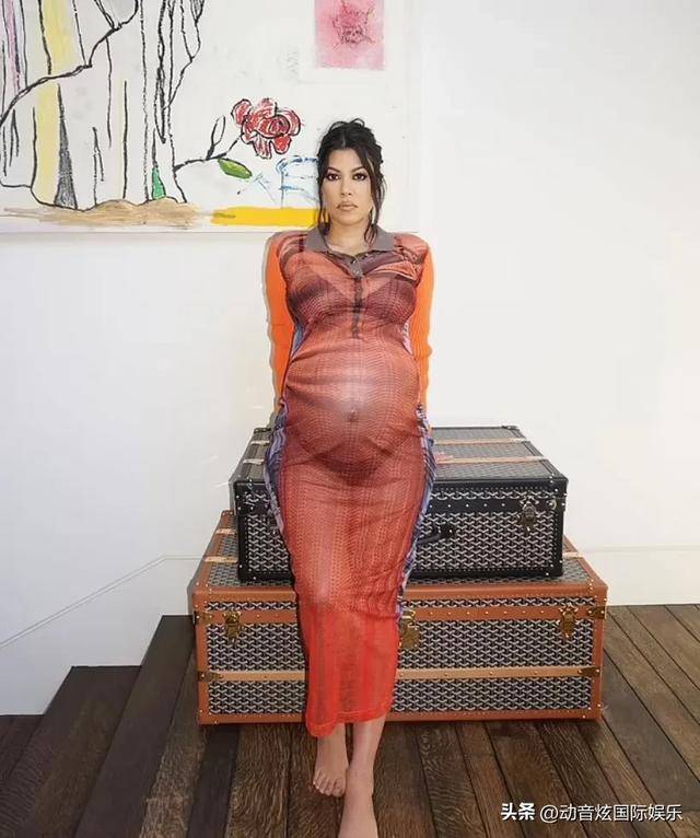 考特尼卡戴珊和巴克喜迎男婴,名字为洛基十三,网友:独特有个性_孩子