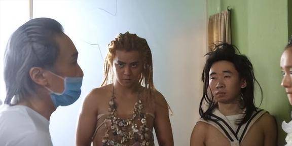 在已经接了《万物生长》后,还是没忍住诱惑,接下了周星驰的《美人鱼》