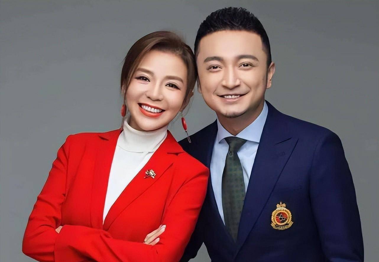 央视主持文静联播时门牙脱落,临场反应堪称天花板_错误_观众_文科