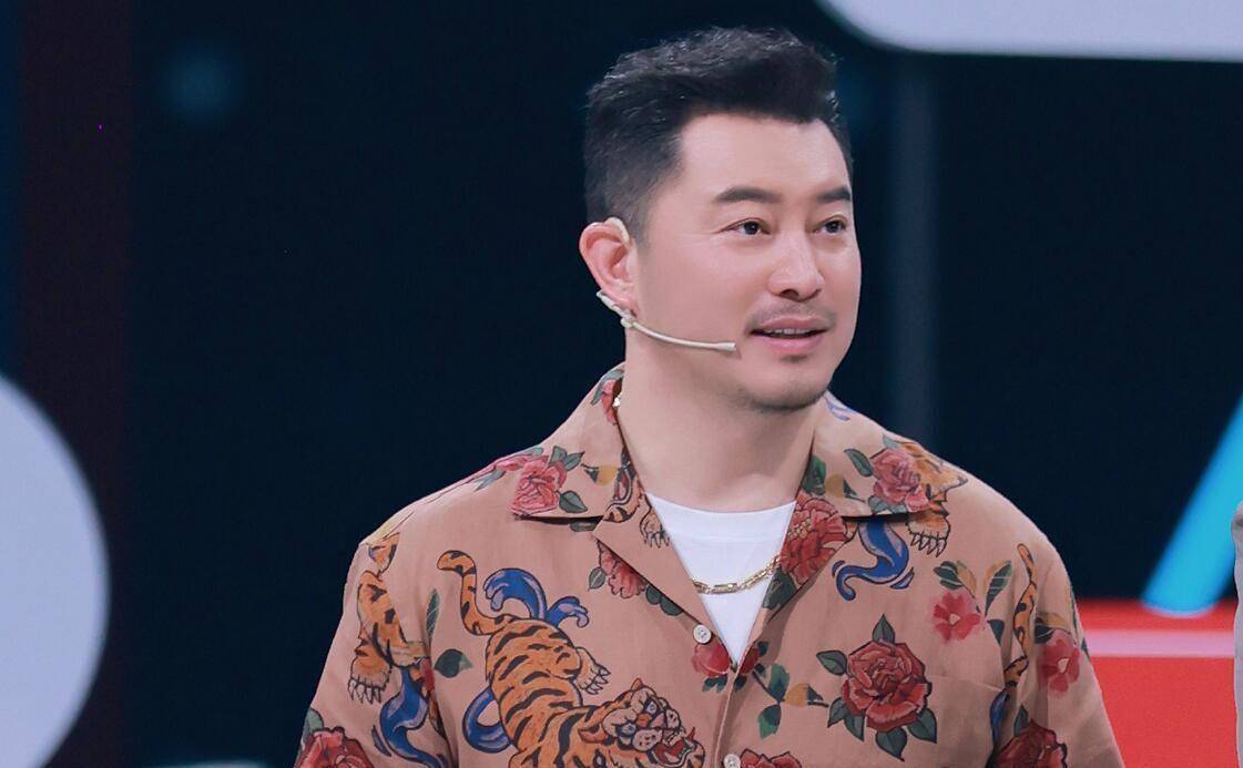 这三个人中,杨迪和沙溢绝对是吴桐的老朋友了.