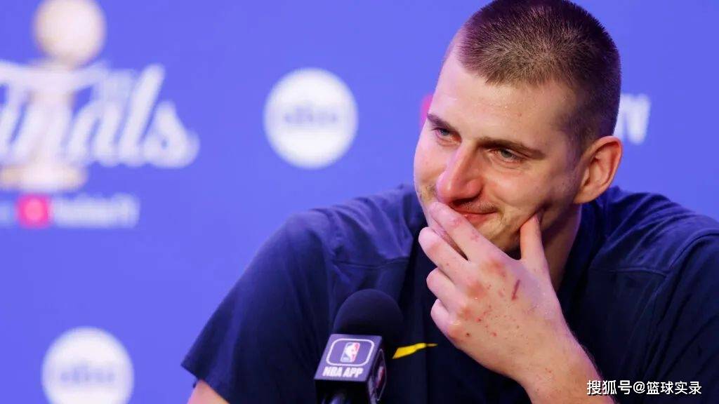 吃汉堡,喝可乐,打地球人._约基奇_掘金_比赛