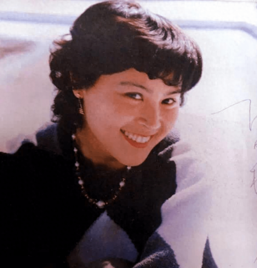 女星陈鸿梅:80年代红极一时,巅峰时嫁高干子弟,她过得幸福吗?