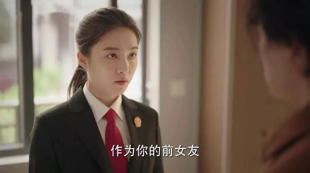 叶芯撞脸姚晨叶芯的扮演者是蔡文静,嘴巴和姚晨的如出一辙,也是区分女