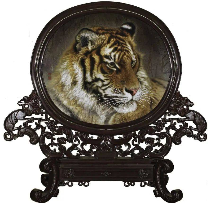 用艺术延续湘绣生命力——中国工艺美术大师李艳_刺绣_yan_创作