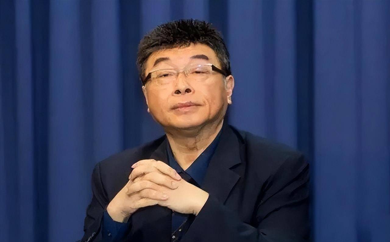 邱毅与前妻的爱与痛,三个小孩,成了邱毅思念前妻的精神依靠_谢京睿